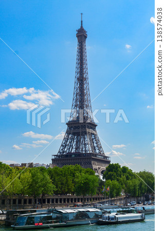 eiffel tour over Seine river eiffel tour over Seine river 138574038