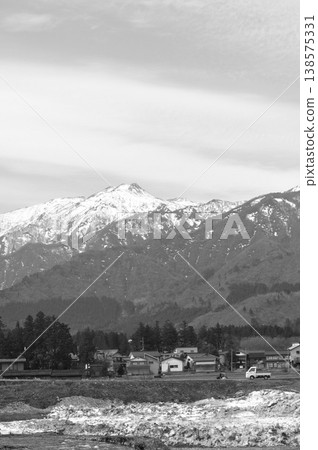 Snow mountain in Niigata Snow mountain in Niigata 138575331