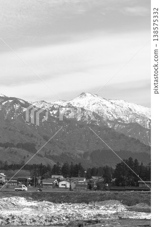 在新潟的雪山 在新潟的雪山 138575332