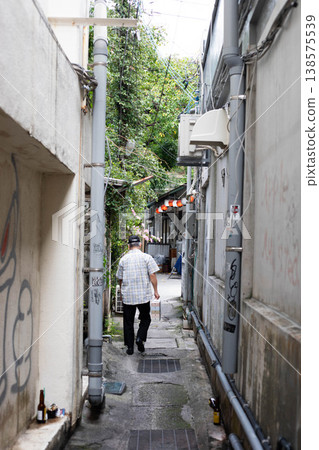 Alley Alley 138575539
