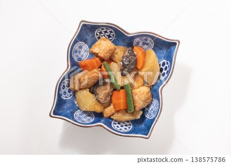 Deep-fried radish and simmered daikon radish 138575786