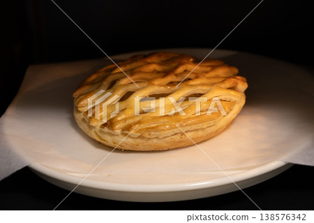 Apple pie oven 138576342