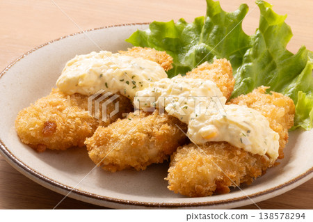 Fried white fish with tartar sauce 138578294