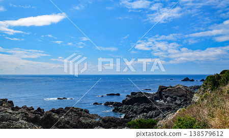 和歌山縣本州島最南端的鹽之崎岬，景色令人嘆為觀止。 138579612