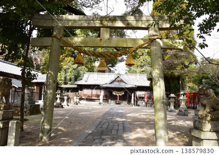 Torii gate and worship hall of Kameyama Shrine in Kameyama City, Mie Prefecture Torii gate and worship hall of Kameyama Shrine in Kameyama City, Mie Prefecture 138579830