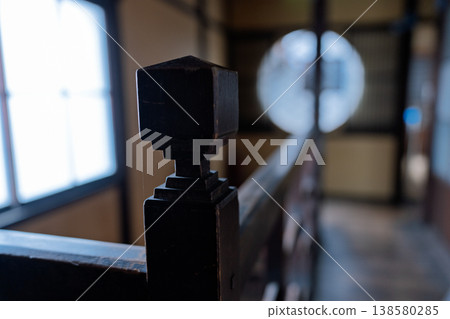 I photographed a former brothel building in Tozenji-cho, Yamato-Koriyama City, Nara Prefecture, which still retains the atmosphere of a former red-light district. I photographed a former brothel building in Tozenji-cho, Yamato-Koriyama City, Nara Prefecture, which still retains the atmosphere of a former red-light district. 138580285