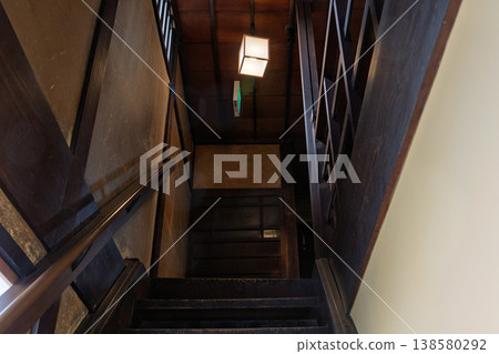I photographed a former brothel building in Tozenji-cho, Yamato-Koriyama City, Nara Prefecture, which still retains the atmosphere of a former red-light district. I photographed a former brothel building in Tozenji-cho, Yamato-Koriyama City, Nara Prefecture, which still retains the atmosphere of a former red-light district. 138580292