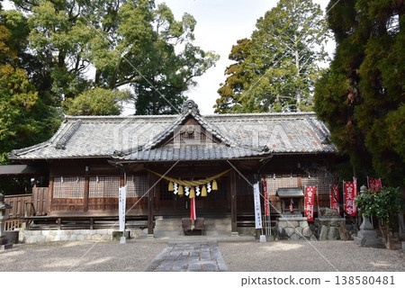 The worship hall of Kameyama Shrine in Kameyama City, Mie Prefecture 138580481
