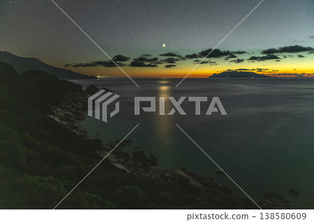 Night view of the East China Sea: Yakushima, the "Alps of the Sea" (Summer) 138580609
