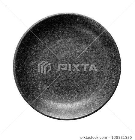 A black dish 138581580
