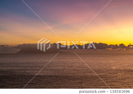 東海日落,暮色降臨,屋久島,眾神居住之地(夏季) 東海日落,暮色降臨,屋久島,眾神居住之地(夏季) 138581696