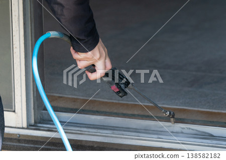 Window cleaning/high pressure washing Window cleaning/high pressure washing 138582182