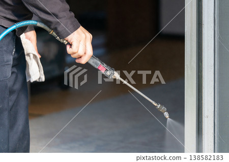 窗戶清潔/高壓清洗 窗戶清潔/高壓清洗 138582183