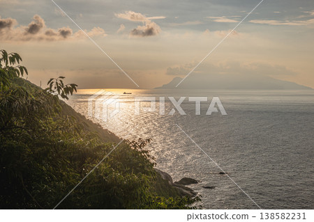 屋久島口良部島的太陽路（夏季） 138582231
