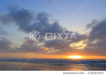beautiful beach sunrise beautiful beach sunrise 138582954