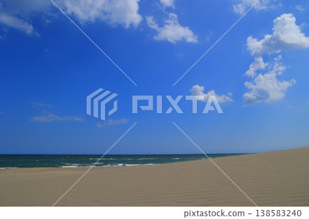 Blue sky and white clouds 138583240