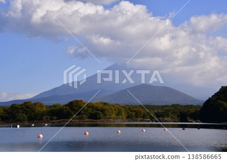 Lake Shoin and Mt. Fuji 138586665