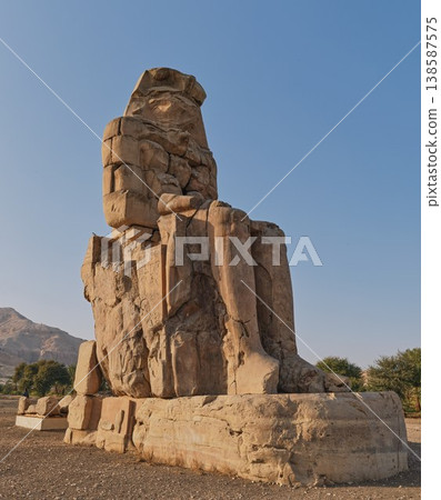 門農巨像（盧克索西岸）－古埃及的巨型石像 138587575