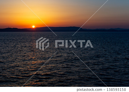 The sunrise over the sea, a scene of dawn. The sunrise over the sea, a scene of dawn. 138593158