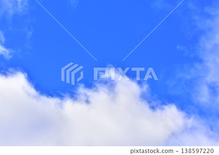  藍天和雲彩 138597220