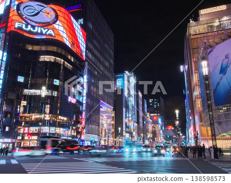 銀座熙熙攘攘的數寄屋橋十字路口的傍晚景色:城市景觀(2026年3月) 銀座熙熙攘攘的數寄屋橋十字路口的傍晚景色:城市景觀(2026年3月) 138598573
