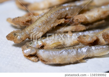 Image of deep-fried smelt (Japanese cuisine) 138599992