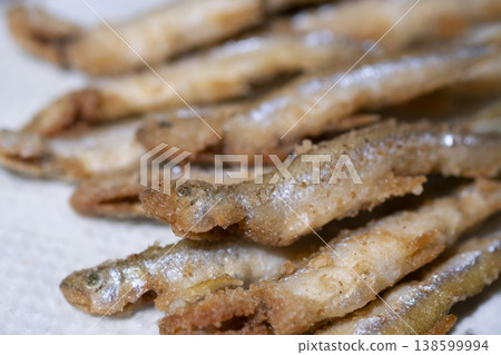 Image of deep-fried smelt (Japanese cuisine) 138599994