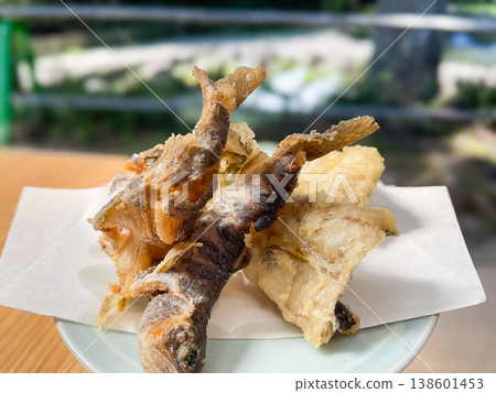 淡水魚料理。天婦羅和炸甘子（山女），山澗皇后。 138601453