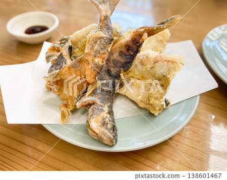 淡水魚料理。天婦羅和炸甘子（山女），山澗皇后。 138601467