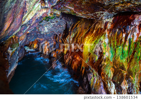 Wakayama Prefecture, Shirahama Town: Sandanbeki Cave where waves crash against the shore 138601534
