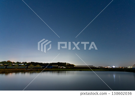 Starry night view of the countryside Starry night view of the countryside 138602036