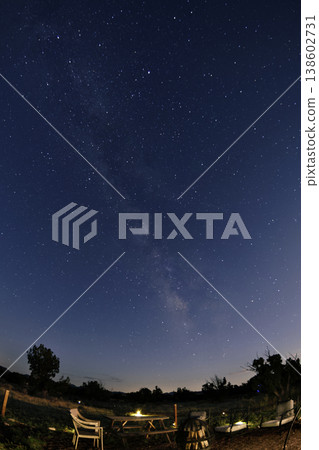 五月在亞利桑那州威廉斯市瓦萊拍攝的銀河星空照片(非現場拍攝)。 五月在亞利桑那州威廉斯市瓦萊拍攝的銀河星空照片(非現場拍攝)。 138602731