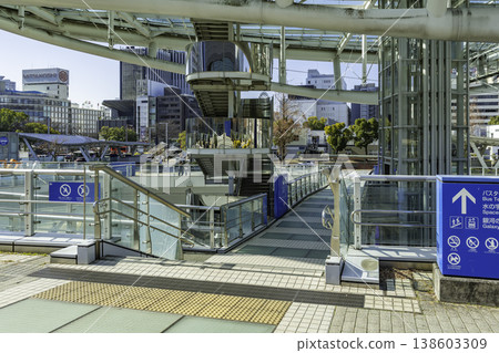 位於愛知縣名古屋市中心的「水上飛船」Oasis 21。 位於愛知縣名古屋市中心的「水上飛船」Oasis 21。 138603309