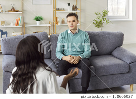 Therapist meeting talk, mental health professional visit, hr manager counseling African American  138606027