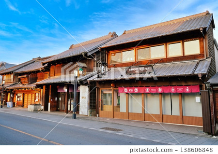 Koedo Kawagoe Ichiban-gai Shopping Street: A townscape of traditional storehouses 138606848