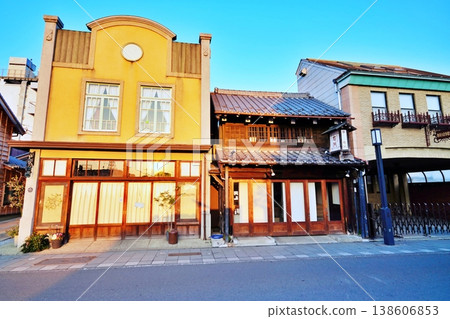 Koedo Kawagoe Ichiban-gai Shopping Street: A townscape of traditional storehouses 138606853