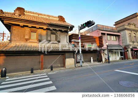 Koedo Kawagoe Ichiban-gai Shopping Street: A townscape of traditional storehouses 138606856