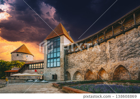 Historic Medieval City Wall and Maiden's Tower in Tallinn at Sunset Historic Medieval City Wall and Maiden's Tower in Tallinn at Sunset 138608869