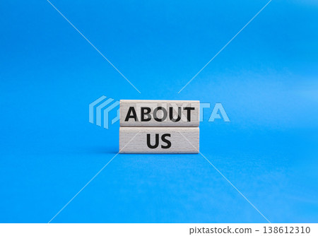 About us symbol. Concept word About us on wooden blocks. Beautiful blue background. Business and About us concept. Copy space About us symbol. Concept word About us on wooden blocks. Beautiful blue background. Business and About us concept. Copy space 138612310