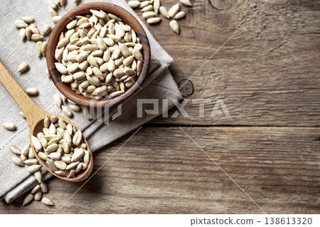 Sunflower seeds in bowl 138613320