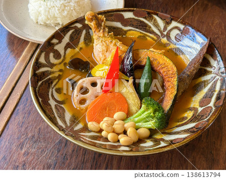 Soup curry with 12 kinds of vegetables and chicken 138613794