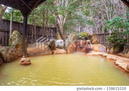 Hirayu no Yu, a public open-air bath in the Okuhida Onsenkyo area (Hirayu, Takayama City, Gifu Prefecture) 138615220