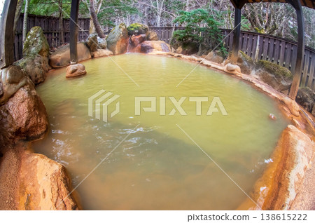 平湯之湯，位於奧飛驒溫泉鄉（岐阜縣高山市平湯町）的公共露天浴池 138615222