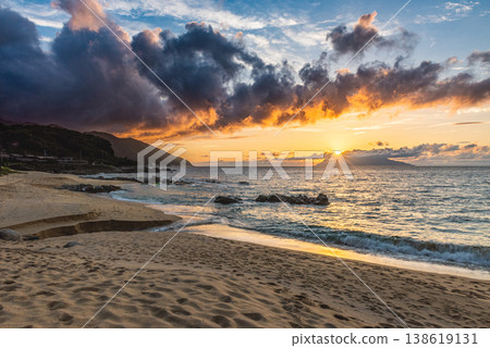 Sea turtle nesting grounds at Nagata Inakahama, Yakushima Island, evening view (autumn) Sea turtle nesting grounds at Nagata Inakahama, Yakushima Island, evening view (autumn) 138619131