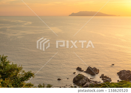 Sunset over the East China Sea: Yakushima Island, where gods reside (Spring) Sunset over the East China Sea: Yakushima Island, where gods reside (Spring) 138620520