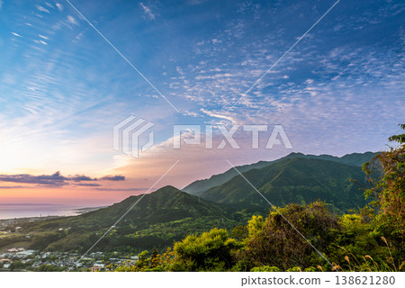 A refreshing dawn on Yakushima Island, where gods reside (Spring) A refreshing dawn on Yakushima Island, where gods reside (Spring) 138621280