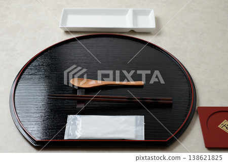 日本料理背景:用於創建餐桌佈置和用餐場景圖片的背景圖片。 日本料理背景:用於創建餐桌佈置和用餐場景圖片的背景圖片。 138621825