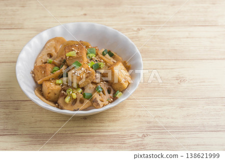 Simmered lotus root and fried tofu 138621999