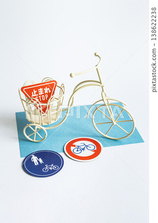 Image of a bicycle traffic ticket 138622238