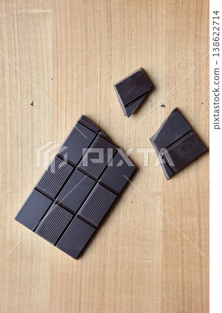 70% cocoa chocolate bar, high-cocoa chocolate 70% cocoa chocolate bar, high-cocoa chocolate 138622714